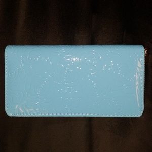 ❣️SOLD OUT❣️Faux Patent Leather Rose Print Wallet